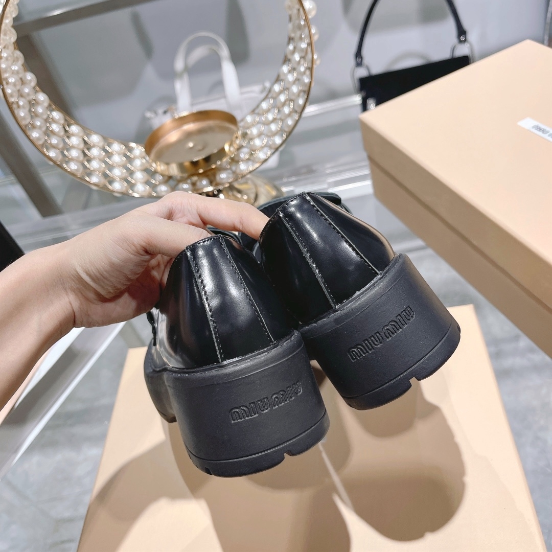 Women's high heels